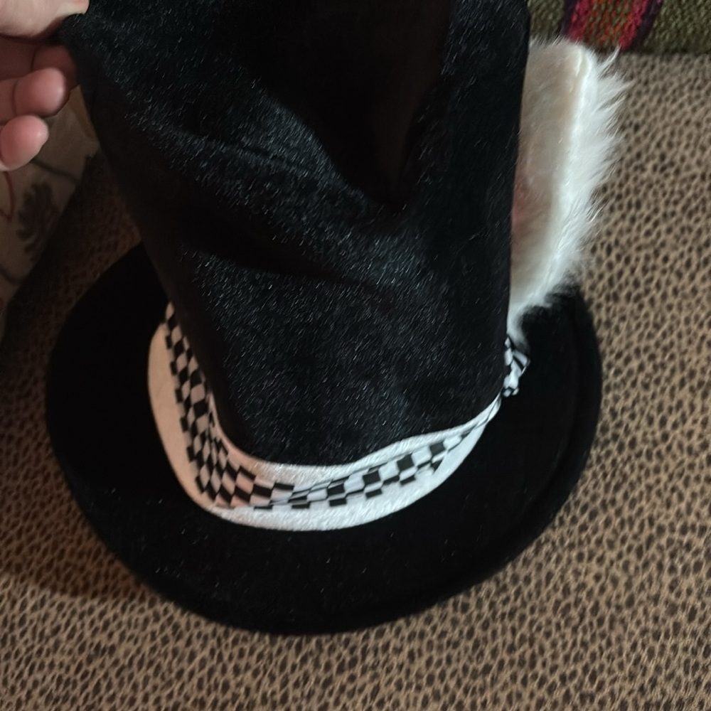 Magic Rabbit Hat - Picture 4 of 6